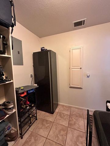 1109 Mogford St, Midland, TX 79701