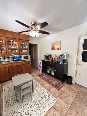 1109 Mogford St, Midland, TX 79701