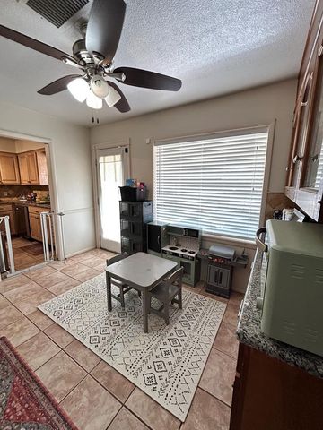 1109 Mogford St, Midland, TX 79701