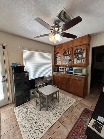 1109 Mogford St, Midland, TX 79701