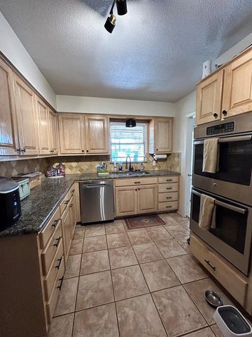 1109 Mogford St, Midland, TX 79701