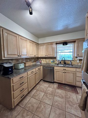 1109 Mogford St, Midland, TX 79701