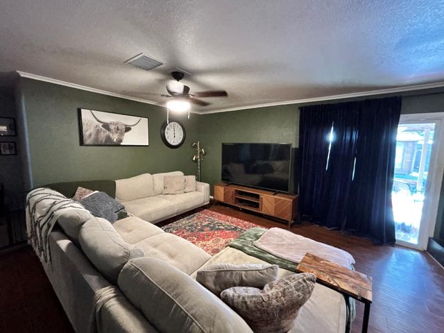 1109 Mogford St, Midland, TX 79701