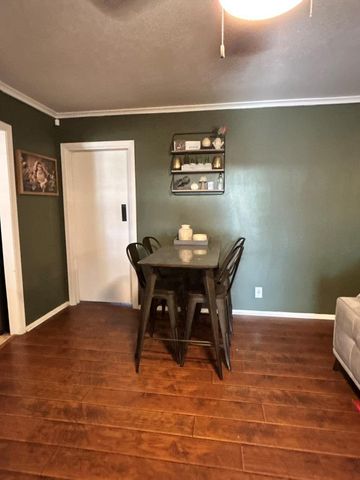 1109 Mogford St, Midland, TX 79701