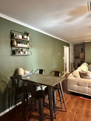 1109 Mogford St, Midland, TX 79701