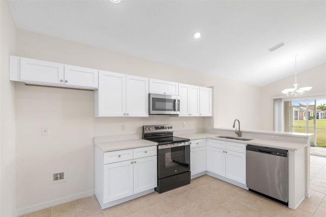 8243 47TH STREET CIRCLE E, Palmetto, FL 34221