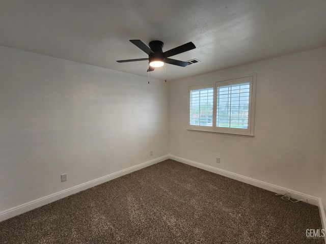 612 Hitchcock Avenue, Shafter, CA 93263