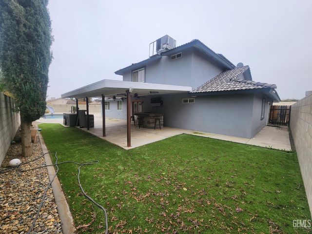 612 Hitchcock Avenue, Shafter, CA 93263