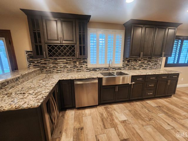 612 Hitchcock Avenue, Shafter, CA 93263