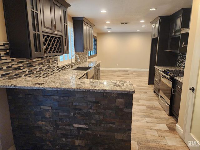 612 Hitchcock Avenue, Shafter, CA 93263