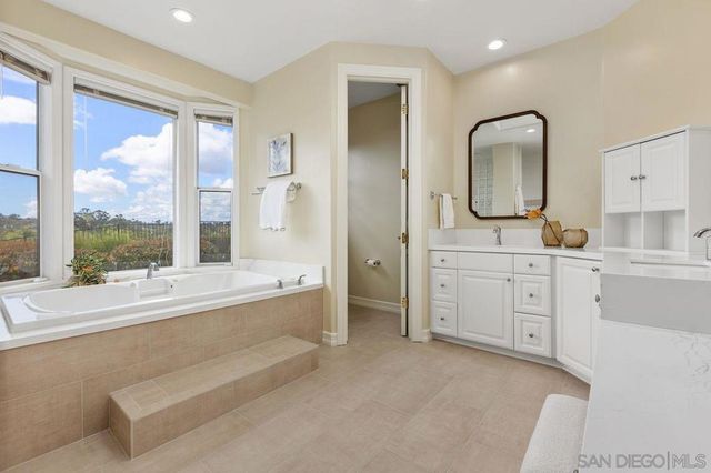 14353 Sandhill Dr., Poway, CA 92064