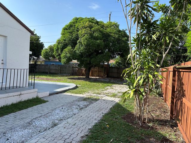 614 42nd Street, West Palm Beach, FL 33407