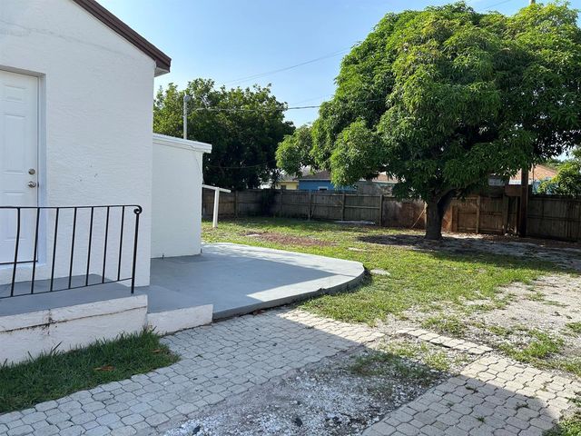 614 42nd Street, West Palm Beach, FL 33407