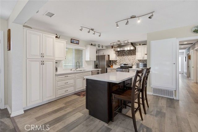 1044 Meadowview Court, Corona, CA 92878