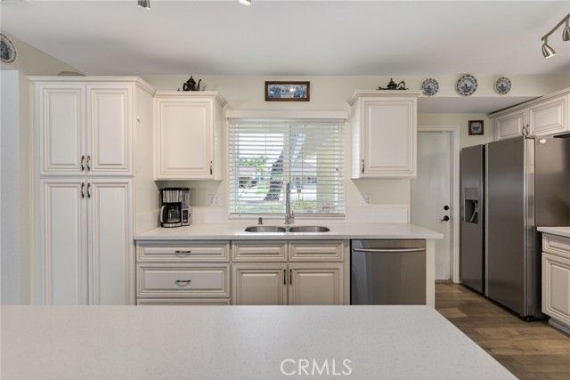 1044 Meadowview Court, Corona, CA 92878