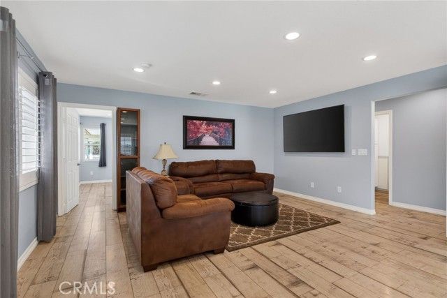 1044 Meadowview Court, Corona, CA 92878