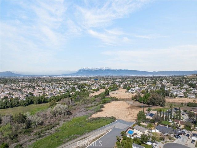 1044 Meadowview Court, Corona, CA 92878