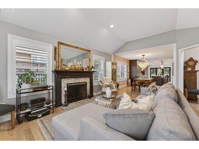 20390 Nw QUAIL HOLLOW Dr, Portland, OR 97229