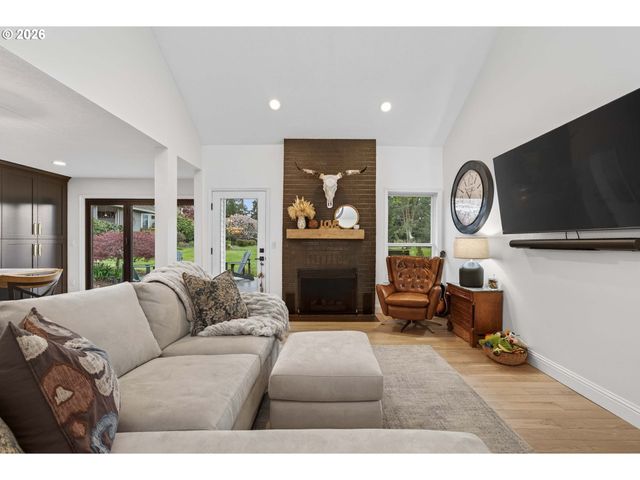 20390 Nw QUAIL HOLLOW Dr, Portland, OR 97229