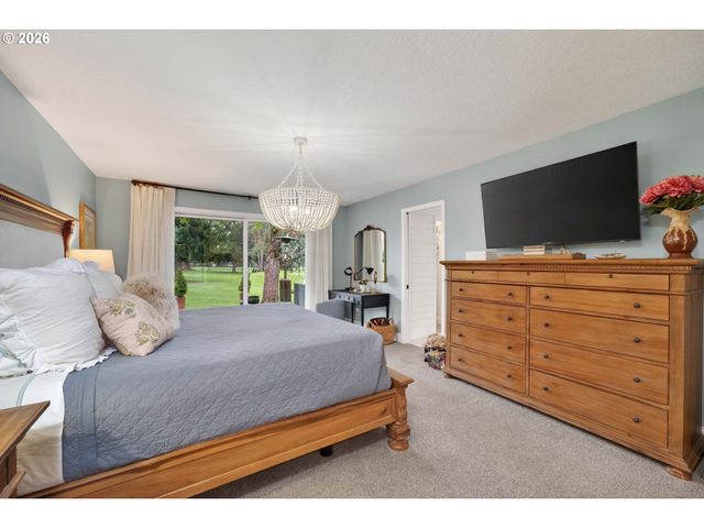 20390 Nw QUAIL HOLLOW Dr, Portland, OR 97229