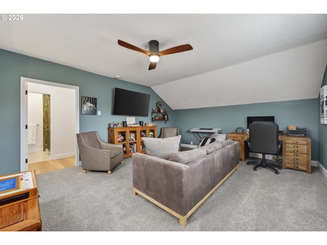 20390 Nw QUAIL HOLLOW Dr, Portland, OR 97229