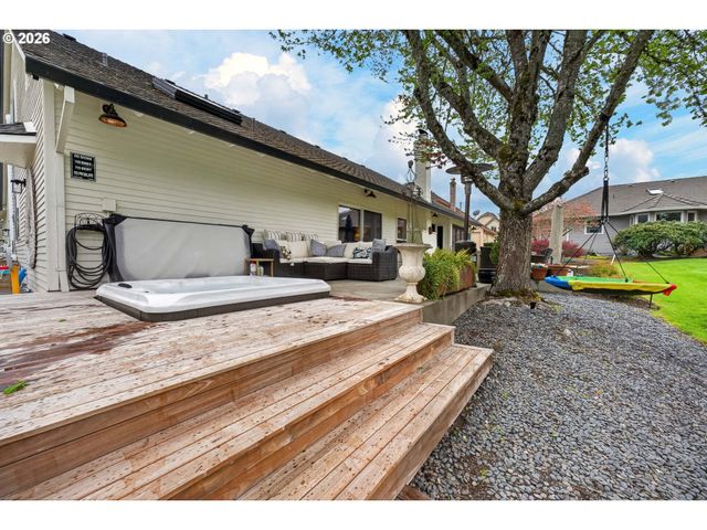 20390 Nw QUAIL HOLLOW Dr, Portland, OR 97229