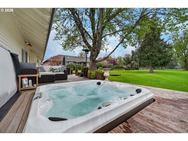 20390 Nw QUAIL HOLLOW Dr, Portland, OR 97229