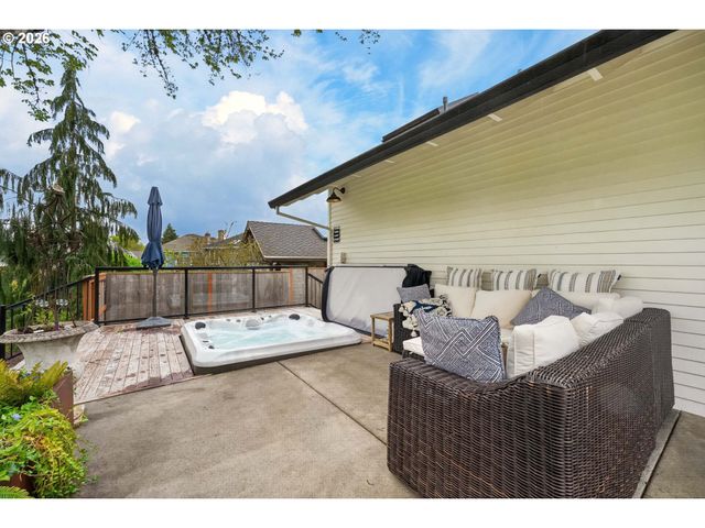 20390 Nw QUAIL HOLLOW Dr, Portland, OR 97229