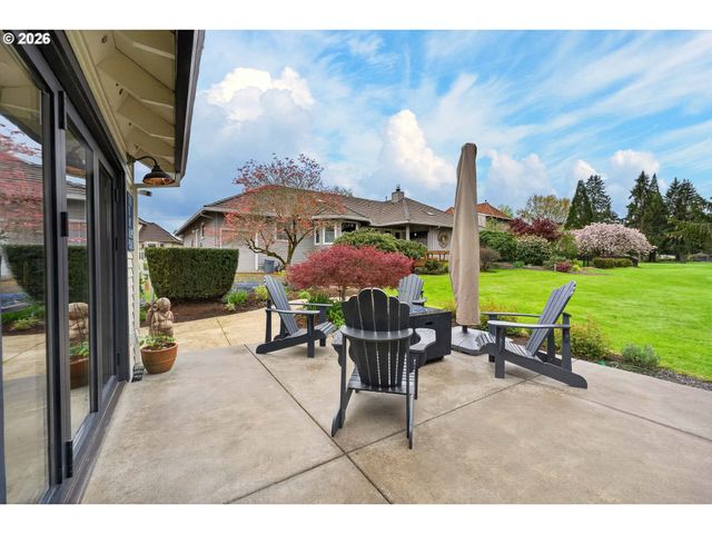 20390 Nw QUAIL HOLLOW Dr, Portland, OR 97229