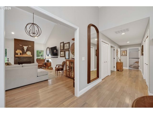 20390 Nw QUAIL HOLLOW Dr, Portland, OR 97229