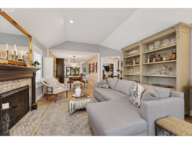 20390 Nw QUAIL HOLLOW Dr, Portland, OR 97229