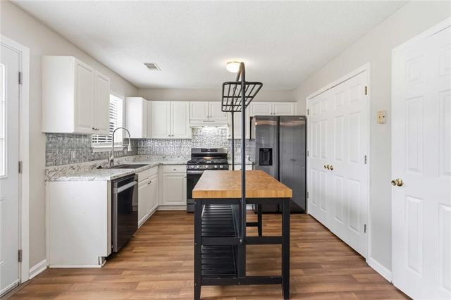2922 Knoll View Place, Douglasville, GA 30135