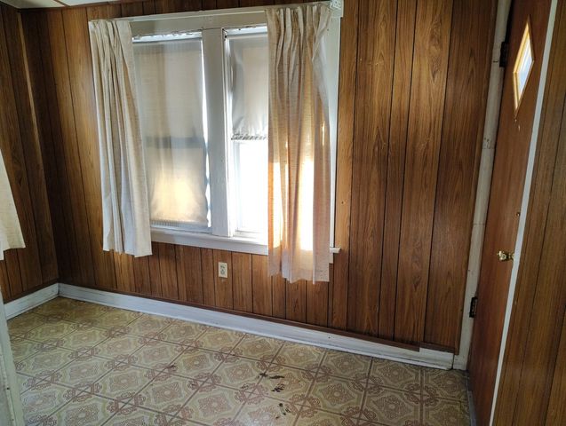 5541 W Grace Street, Chicago, IL 60641