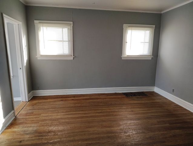 5541 W Grace Street, Chicago, IL 60641