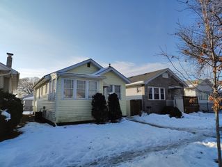 5541 W Grace Street, Chicago, IL 60641