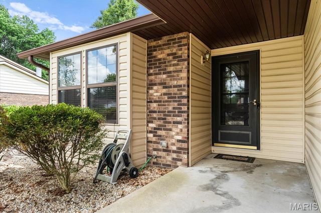 316 Arbor Drive, Swansea, IL 62226