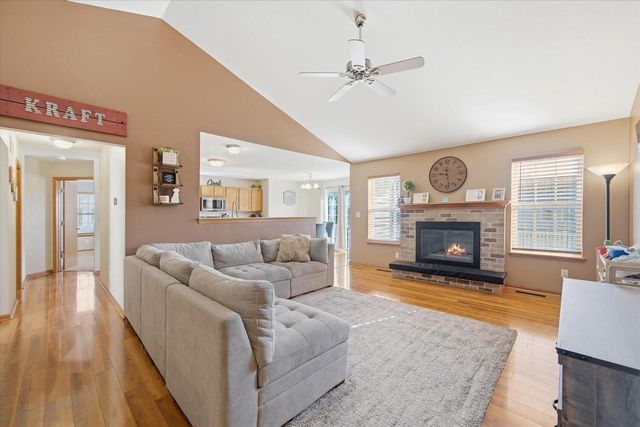 1418 Center STREET, Hartford, WI 53027