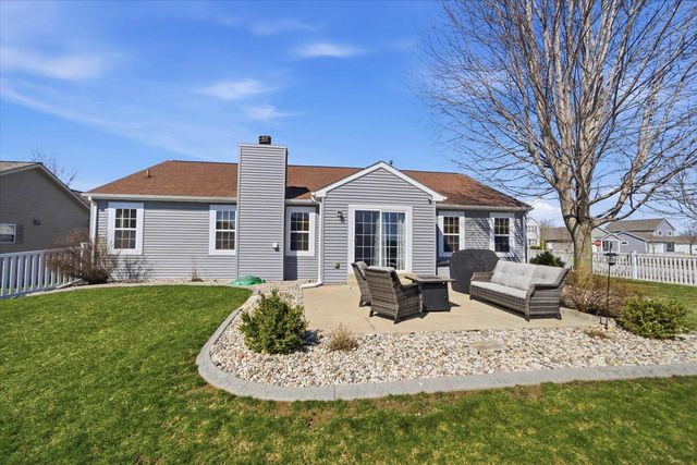 1418 Center STREET, Hartford, WI 53027