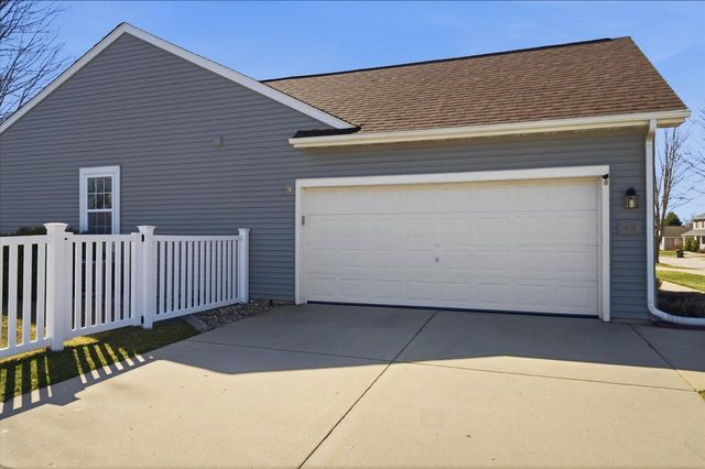 1418 Center STREET, Hartford, WI 53027