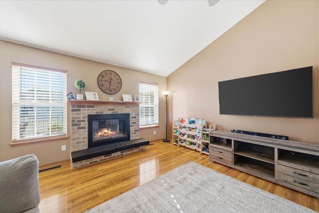 1418 Center STREET, Hartford, WI 53027