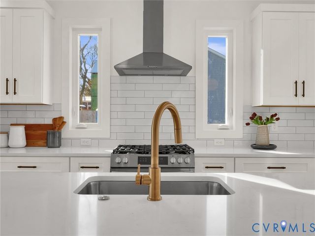 2224 Perry St, Richmond, VA 23225