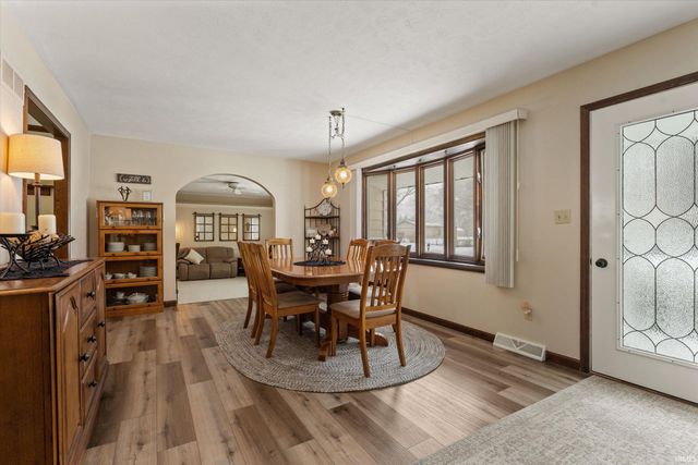 52290 Leland Avenue, South Bend, IN 46637