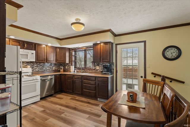 52290 Leland Avenue, South Bend, IN 46637