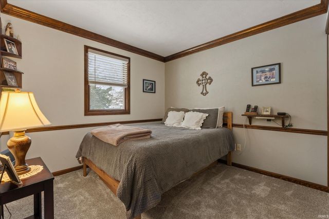 52290 Leland Avenue, South Bend, IN 46637