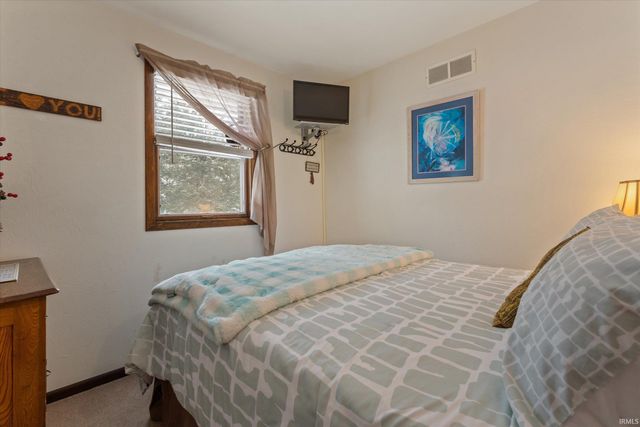 52290 Leland Avenue, South Bend, IN 46637