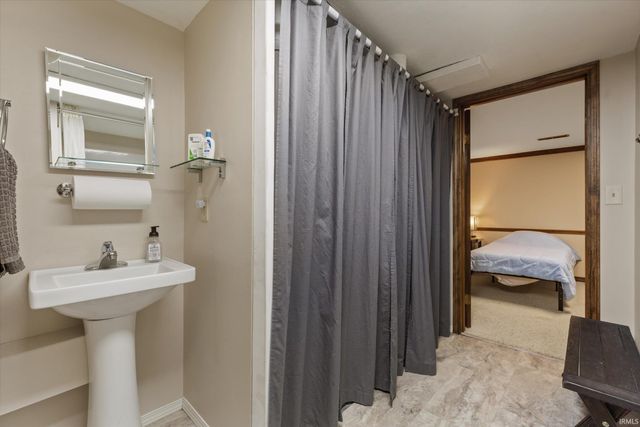 52290 Leland Avenue, South Bend, IN 46637