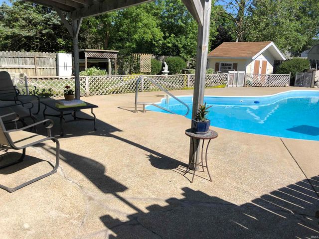 52290 Leland Avenue, South Bend, IN 46637