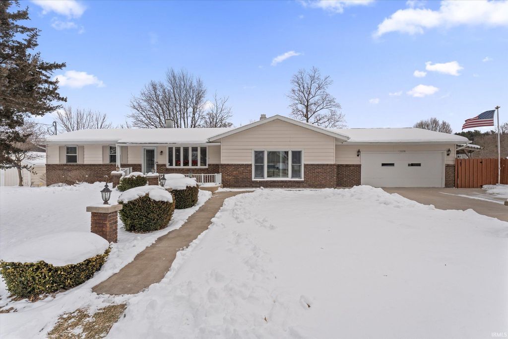 52290 Leland Avenue, South Bend, IN 46637