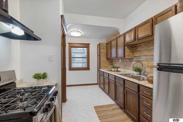 5122 S 37th Street, Omaha, NE 68107