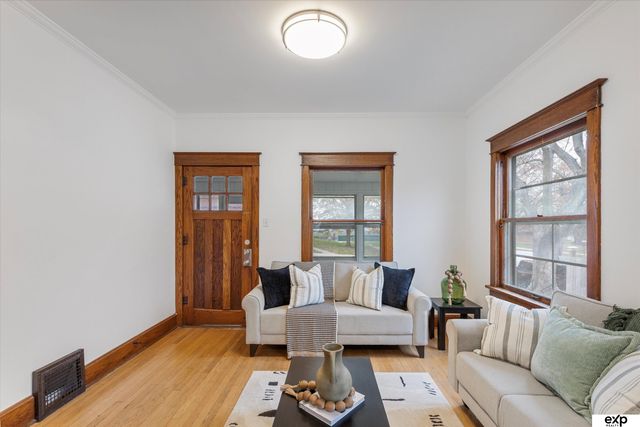 5122 S 37th Street, Omaha, NE 68107